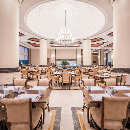 Crowne Plaza Istanbul Asia By Ihg Exterior foto The restaurant