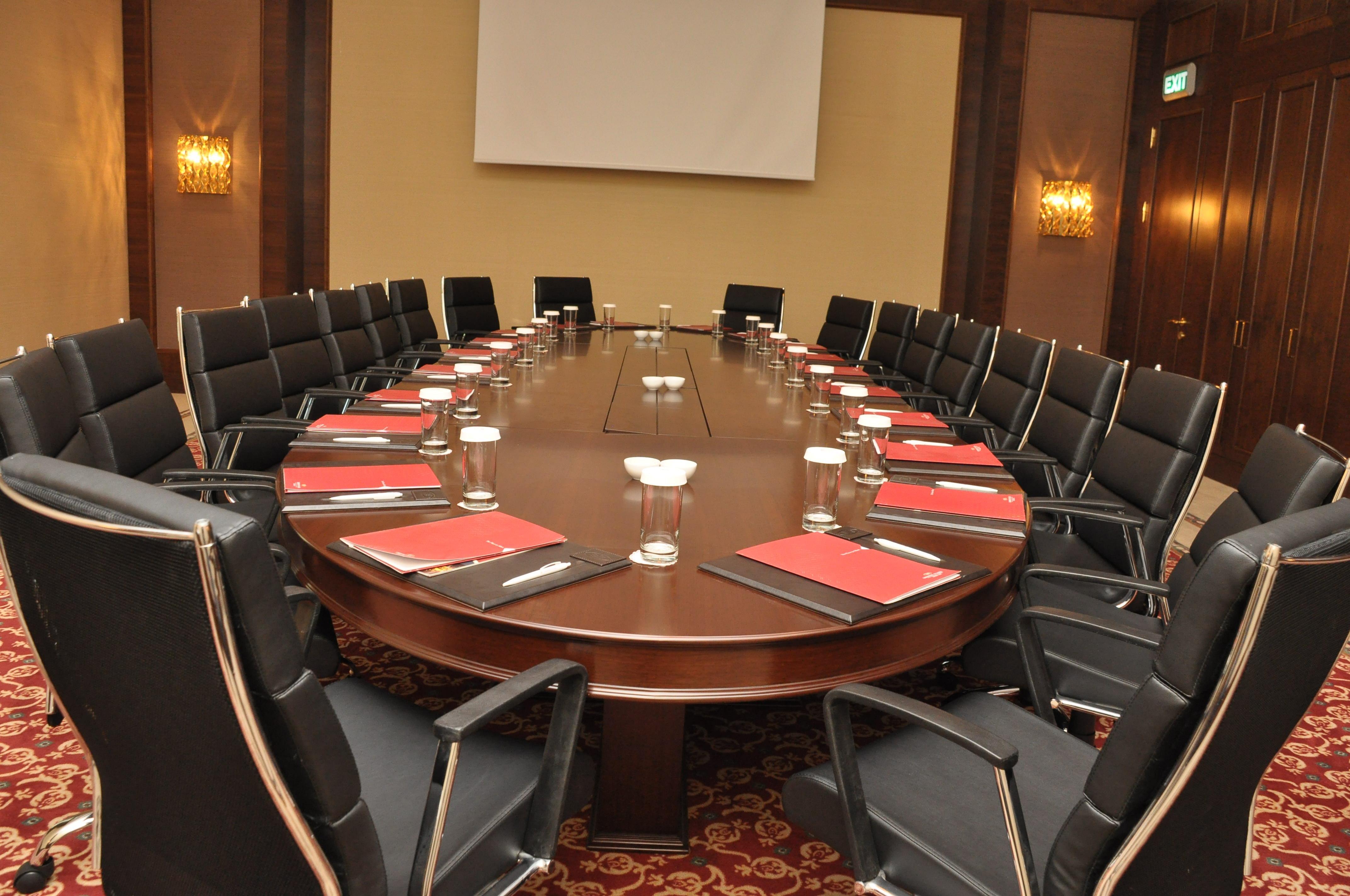 Crowne Plaza Istanbul Asia By Ihg Exterior foto A boardroom table